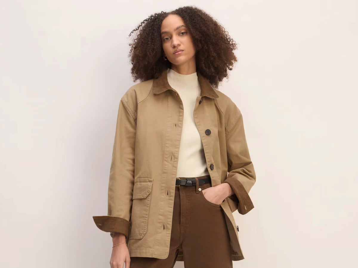 Oversized Tan Barn Jacket with Suede Trim and Turtleneck Oversized Tan Barn Jacket with Suede Trim and Turtleneck — Trendy Barn Jacket Outfit