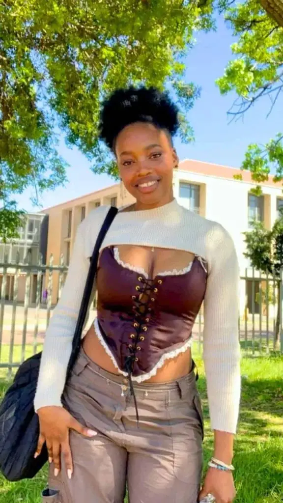 Corset Top with Cargo Pants Birthday Look and White Cropped Sweater Corset Top with Cargo Pants Birthday Look and White Cropped Sweater — Trendy Birthday Outfits Black Women