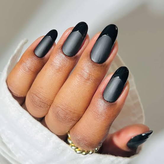 Matte Black French Tip Almond Nails Matte Black French Tip Almond Nails — Trendy Black Almond Nails