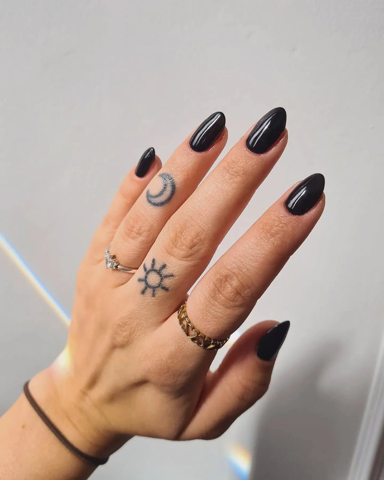 Solid Glossy Black Medium Almond Nails Solid Glossy Black Medium Almond Nails — Trendy Black Almond Nails