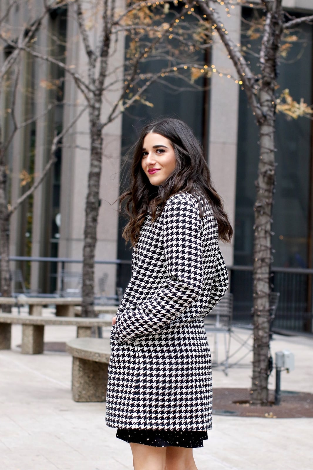 Monochrome Houndstooth Coat — Trendy Black and White Outfits