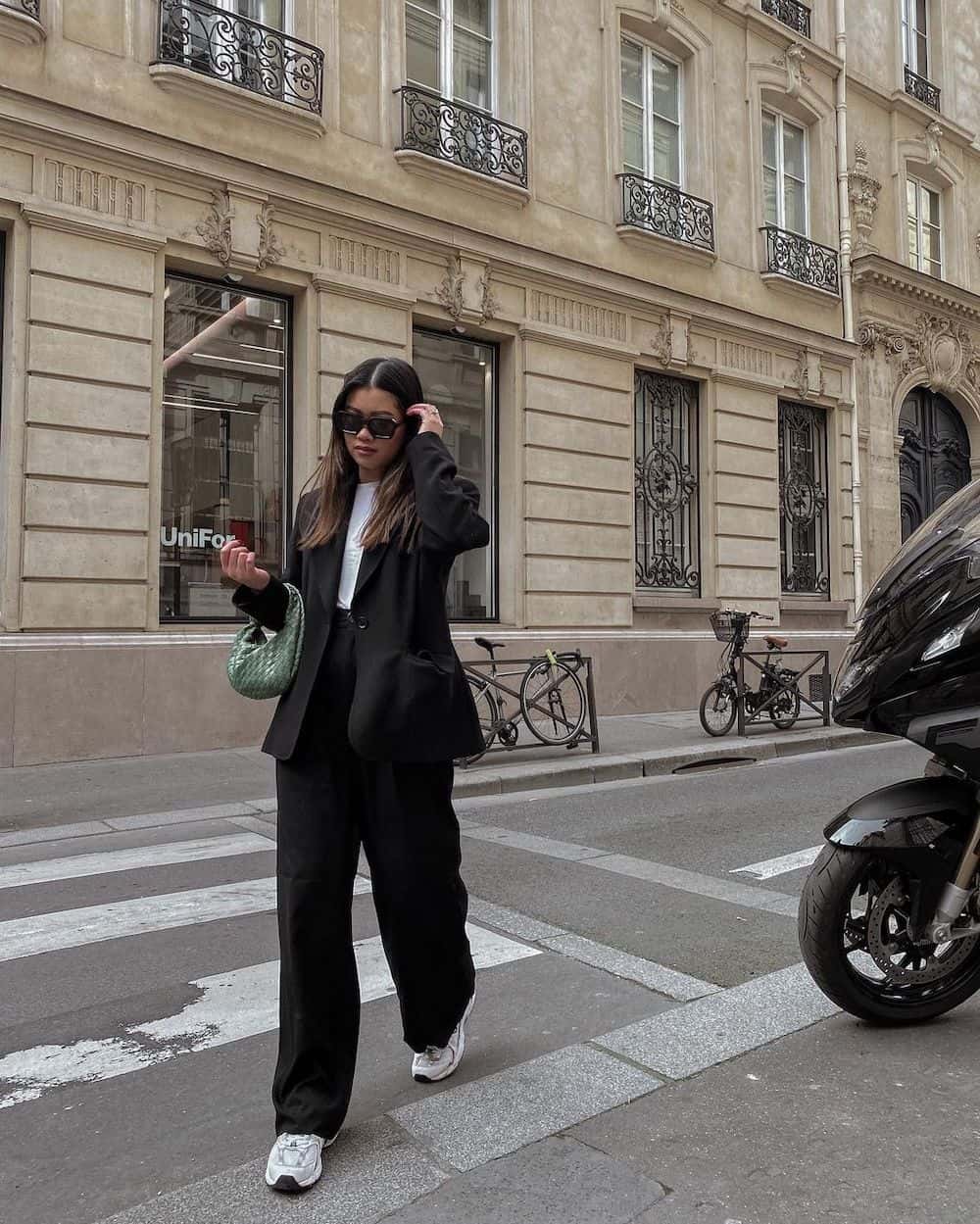 Oversized Blazer with White T-Shirt and Wide-Leg, Close-Up Take — Trendy Black and White Outfits