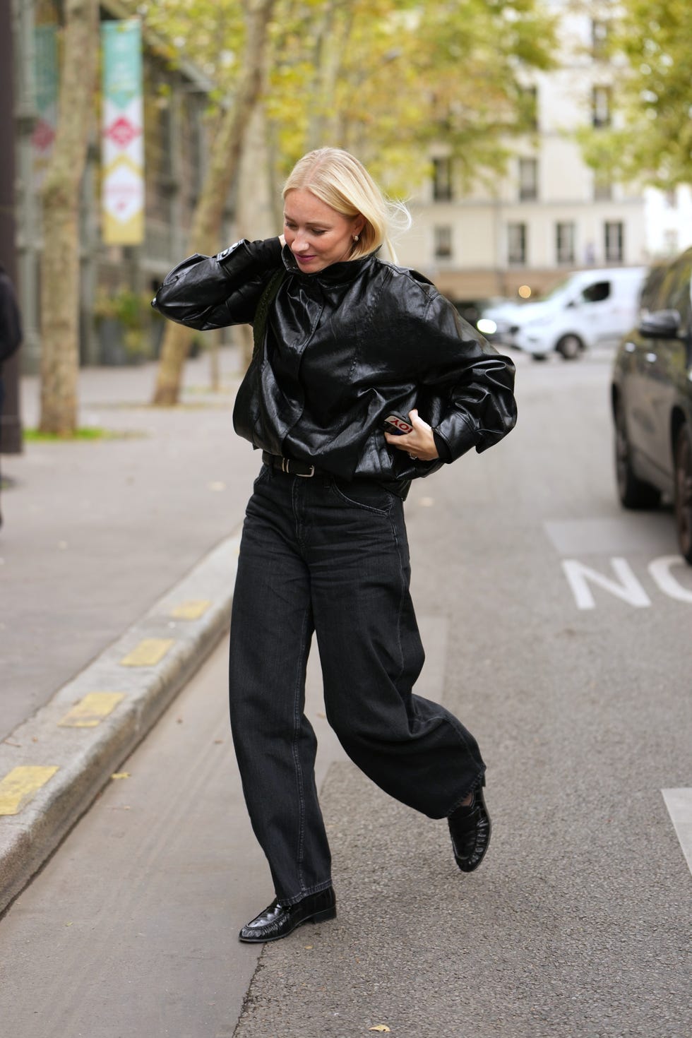 Black Baggy Jeans with a Leather Bomber Jacket Black Baggy Jeans with a Leather Bomber Jacket — Trendy Black Baggy Jeans Outfit