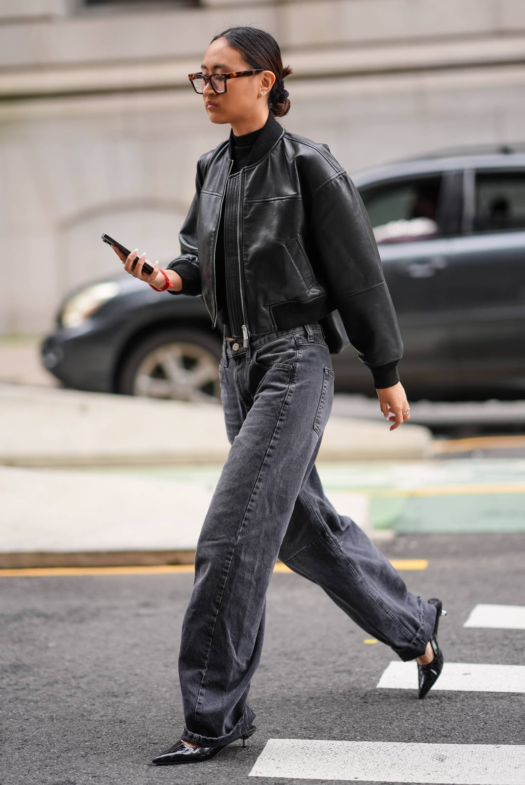 Black Leather Bomber Jacket with Gray Barrel Jeans Black Leather Bomber Jacket with Gray Barrel Jeans — Trendy Black Barrel Jeans Outfit