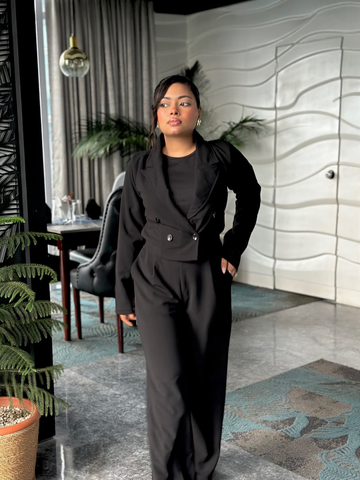 Black Cropped Double Breasted Blazer — Trendy Black Blazer Outfit
