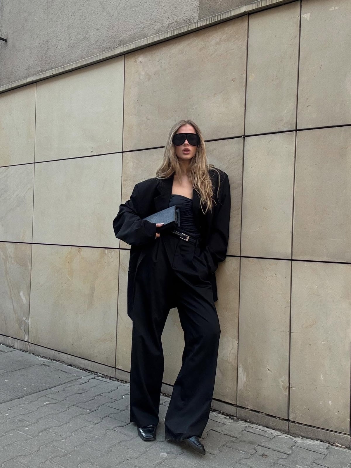 All Black Ensemble With Oversized Blazer — Trendy Black Blazer Outfit