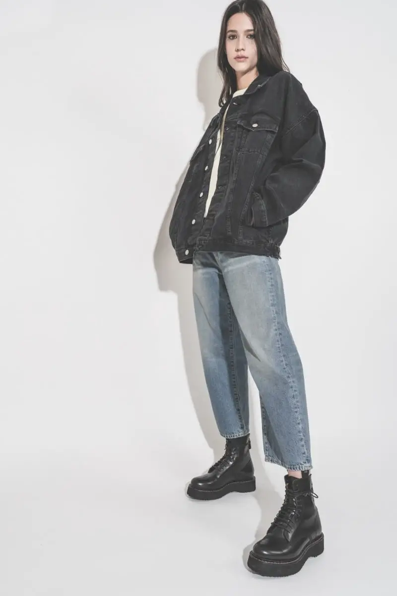Black Denim Jacket With Yellow Top And Blue Jeans Black Denim Jacket With Yellow Top And Blue Jeans — Trendy Black Denim Jacket Outfit
