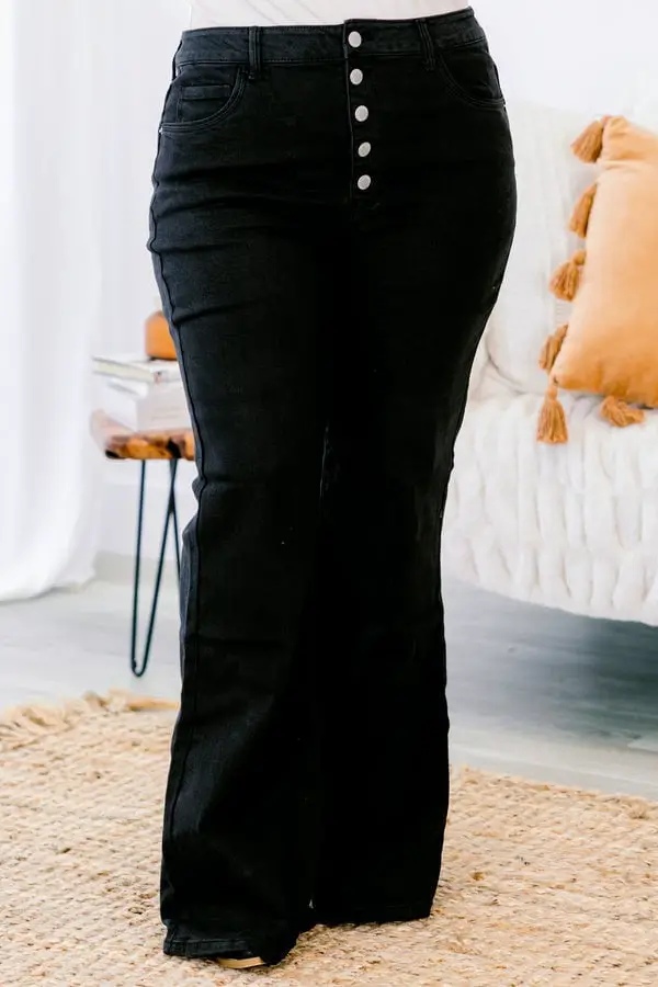 Black Wide Leg Jeans with Button Fly and Heels — Trendy Black Flare Jeans Outfit