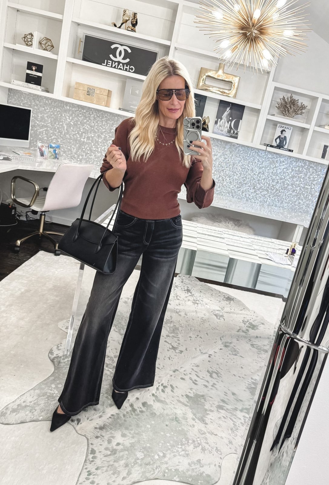 Black Wide Leg Jeans with Brown Top and Contrast Stitching — Trendy Black Flare Jeans Outfit