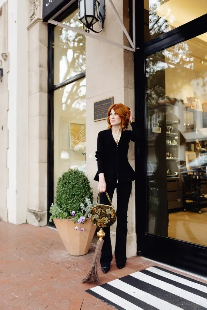 Sophisticated Black Fitted Jacket With Flared Trousers Sophisticated Black Fitted Jacket With Flared Trousers — Trendy Black Outfits