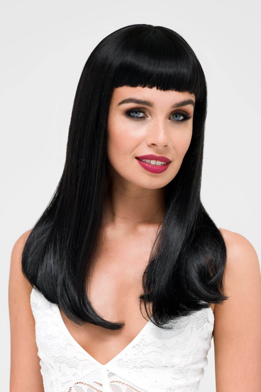 Shoulder Length Blunt Cut With Full Fringe Shoulder Length Blunt Cut With Full Fringe — Trendy Black Wig