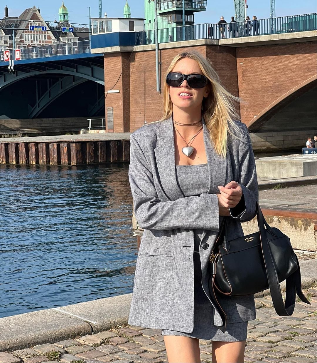 Monochromatic Gray Oversized Blazer with Mini Skirt, Close-Up Take Monochromatic Gray Oversized Blazer with Mini Skirt, Close-Up Take — Trendy Blazer Outfits
