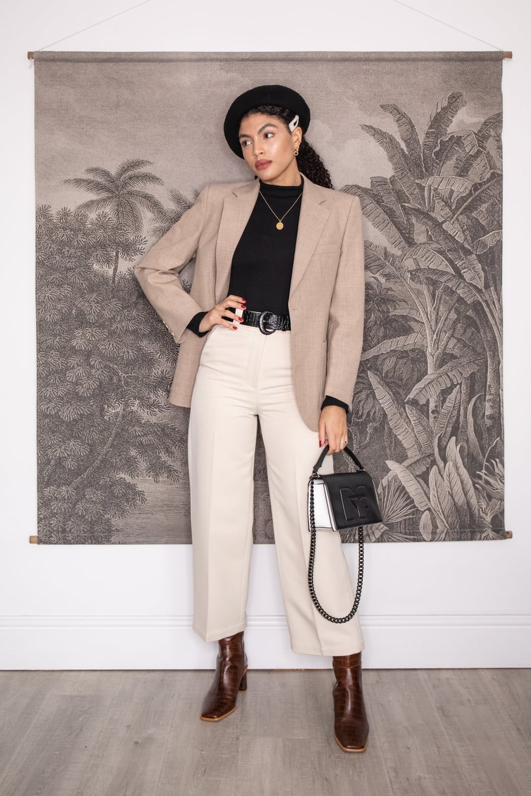 Beige Blazer with Black Turtleneck and Cream Trousers Beige Blazer with Black Turtleneck and Cream Trousers — Trendy Blazer Outfits