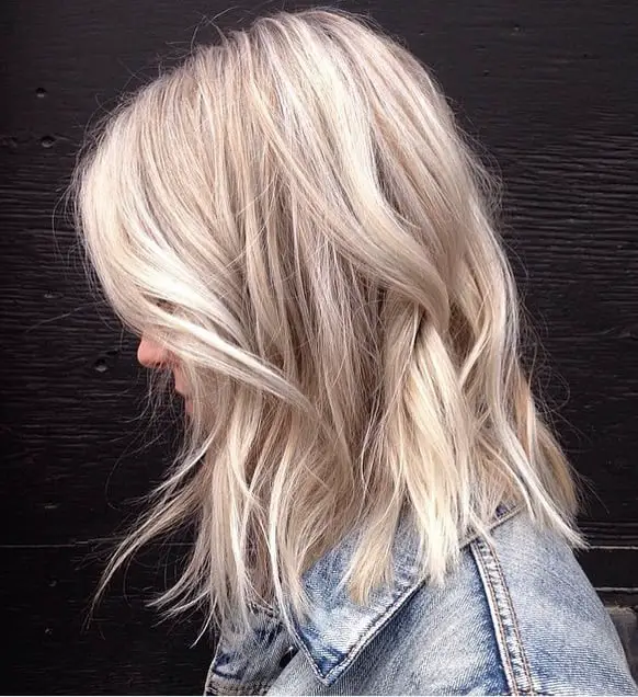 Cool Blonde Highlights With Face-Framing Bangs and Side Part — Trendy Blonde Highlights Hair