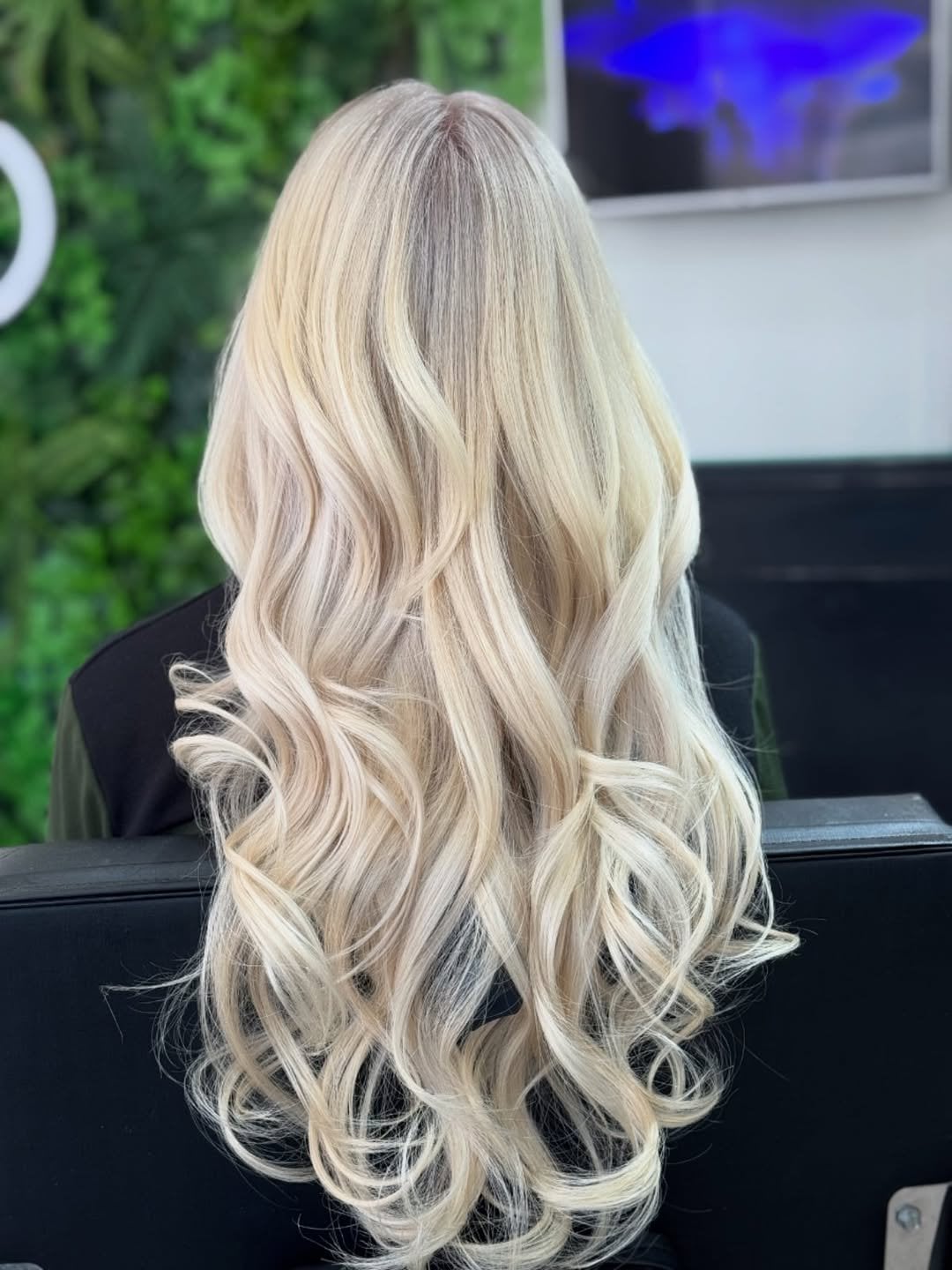 Ash Blonde Highlights With Root Shadow — Trendy Blonde Highlights Hair