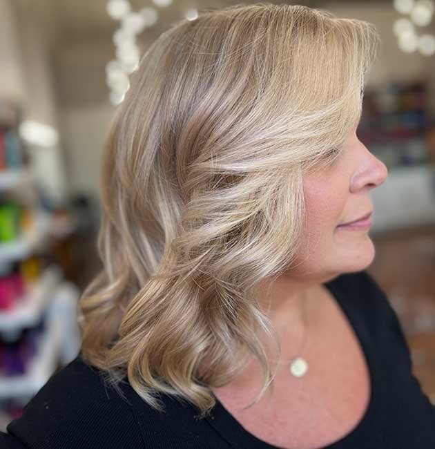 Ash Blonde Highlights Collarbone Length With Bangs — Trendy Blonde Highlights Hair