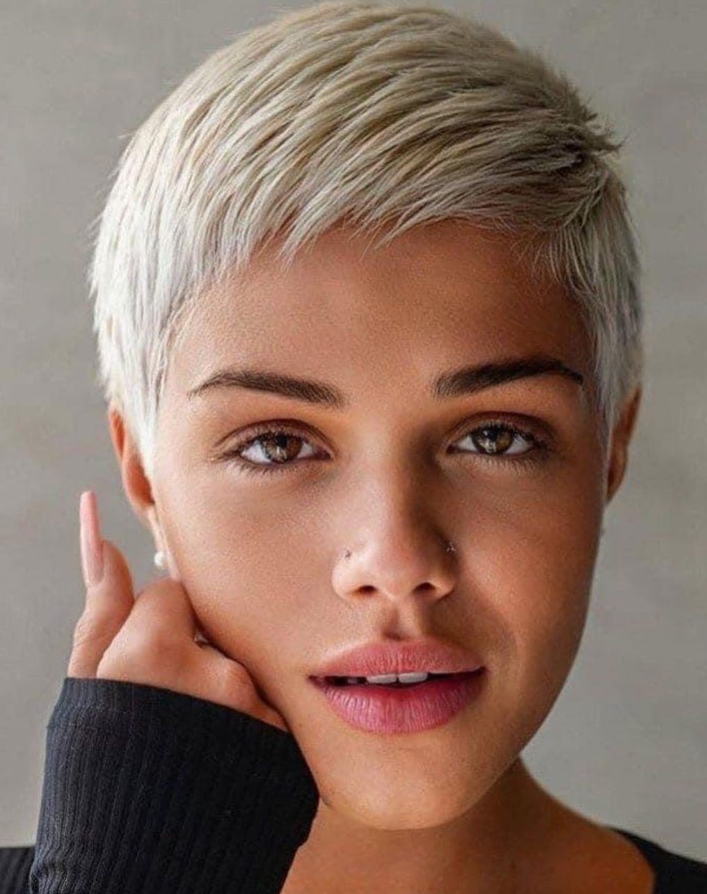 Ash Blonde Lob With Root Shadow Ash Blonde Lob With Root Shadow — Trendy Blonde Short Hair