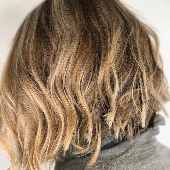 Dark Blonde Balayage Wavy Bob, Collarbone Dark Blonde Balayage Wavy Bob, Collarbone — Trendy Blonde Short Hair