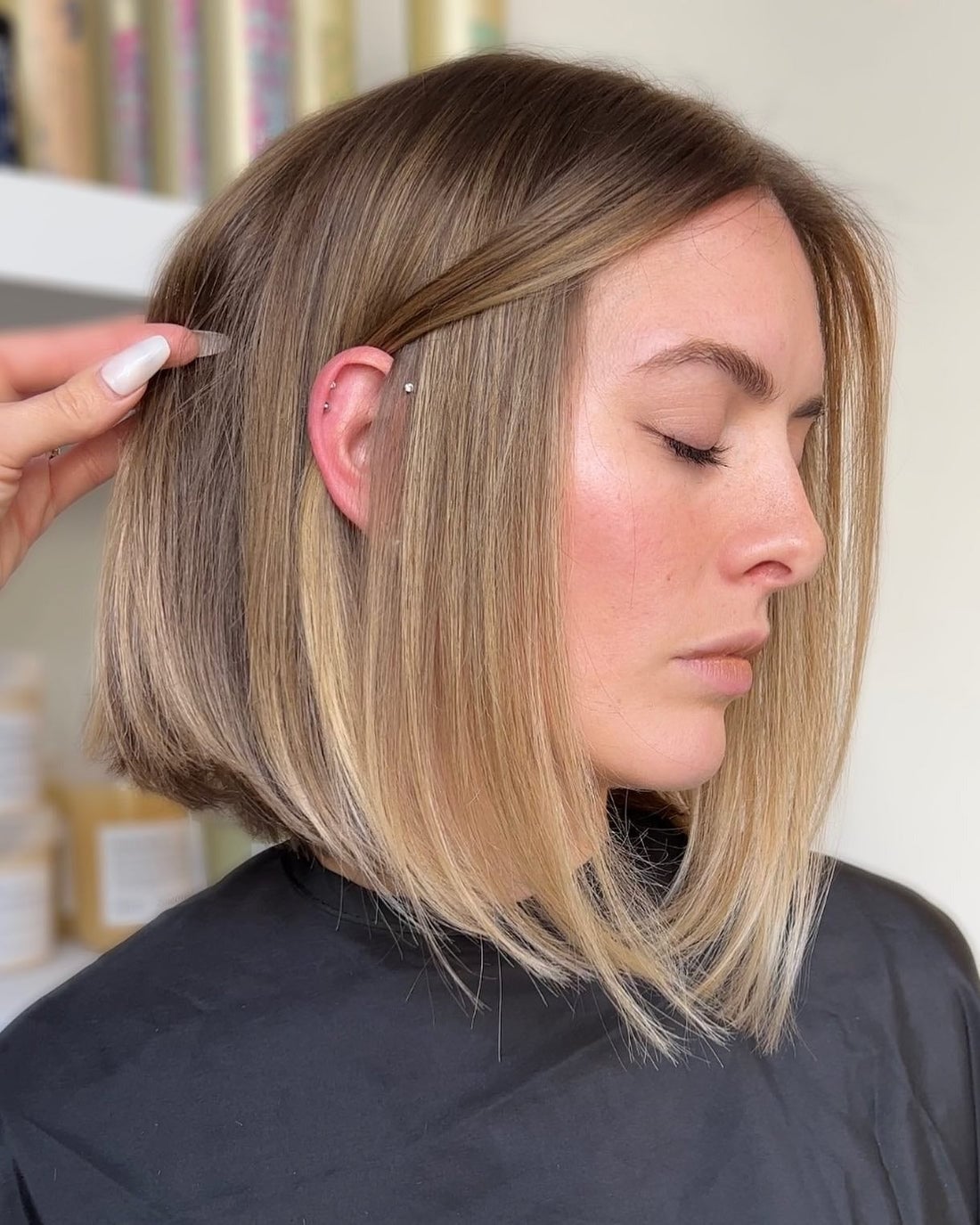 Platinum Blonde Shag Bob With Choppy Bangs Platinum Blonde Shag Bob With Choppy Bangs — Trendy Blonde Short Hair
