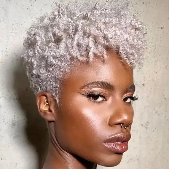 Silver Blonde Short Afro With Curly Bangs Silver Blonde Short Afro With Curly Bangs — Trendy Blonde Short Hair
