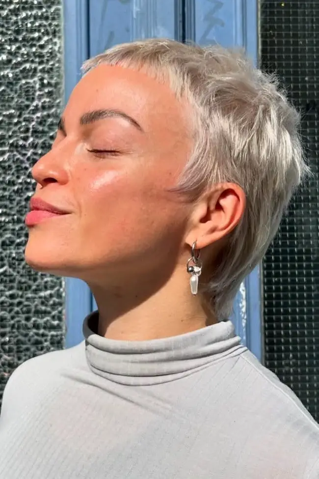 Silver Blonde Pixie With Micro Fringe Silver Blonde Pixie With Micro Fringe — Trendy Blonde Short Hair