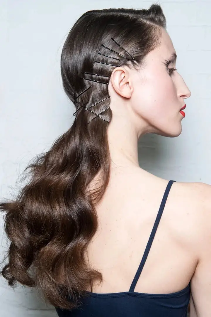 Dark Brown Wavy Ponytail With Visible Bobby Pins Dark Brown Wavy Ponytail With Visible Bobby Pins — Trendy Bobby Pins Hairstyles