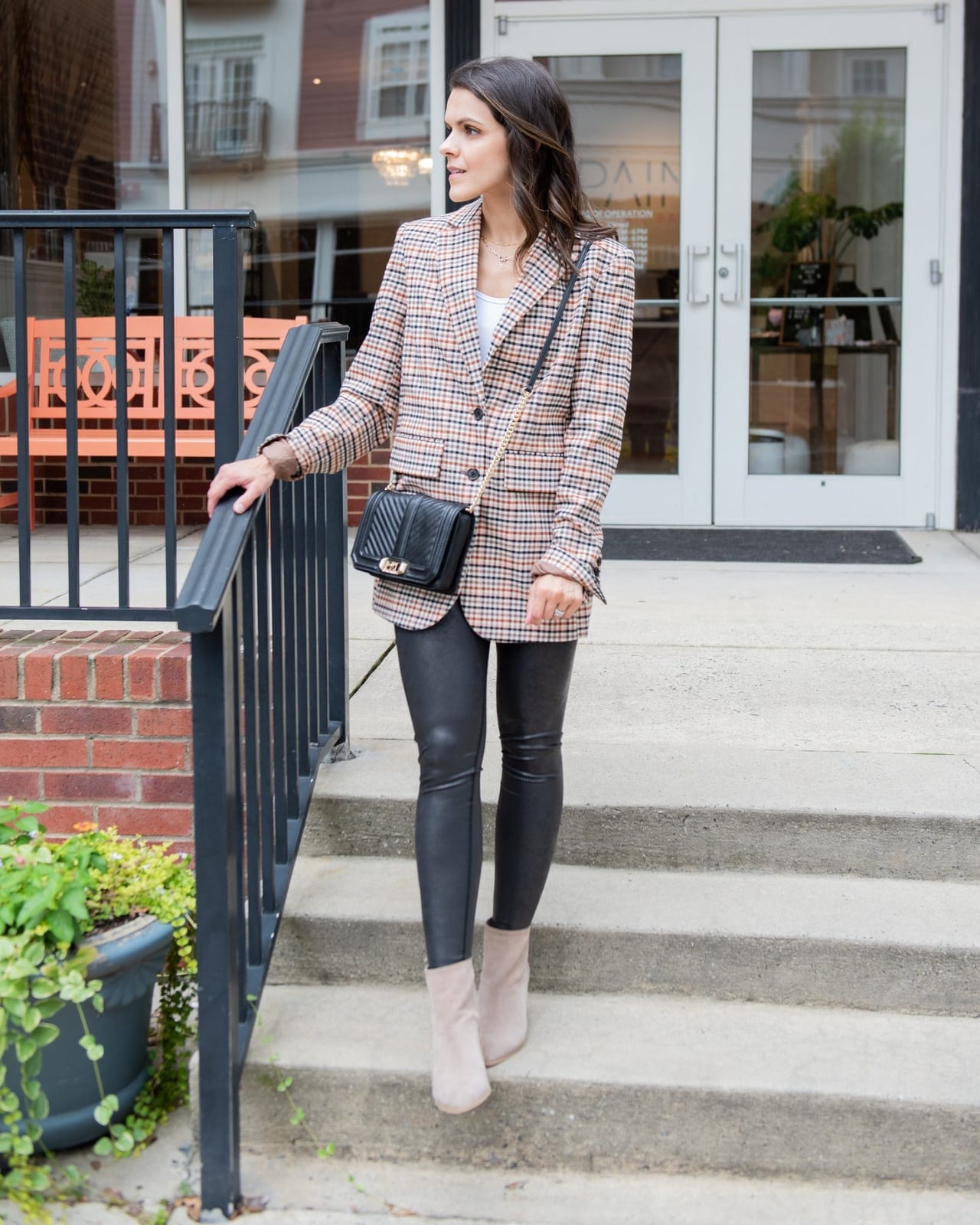 Plaid Blazer With Skinny Pants Plaid Blazer With Skinny Pants — Trendy Brown Blazer Outfit