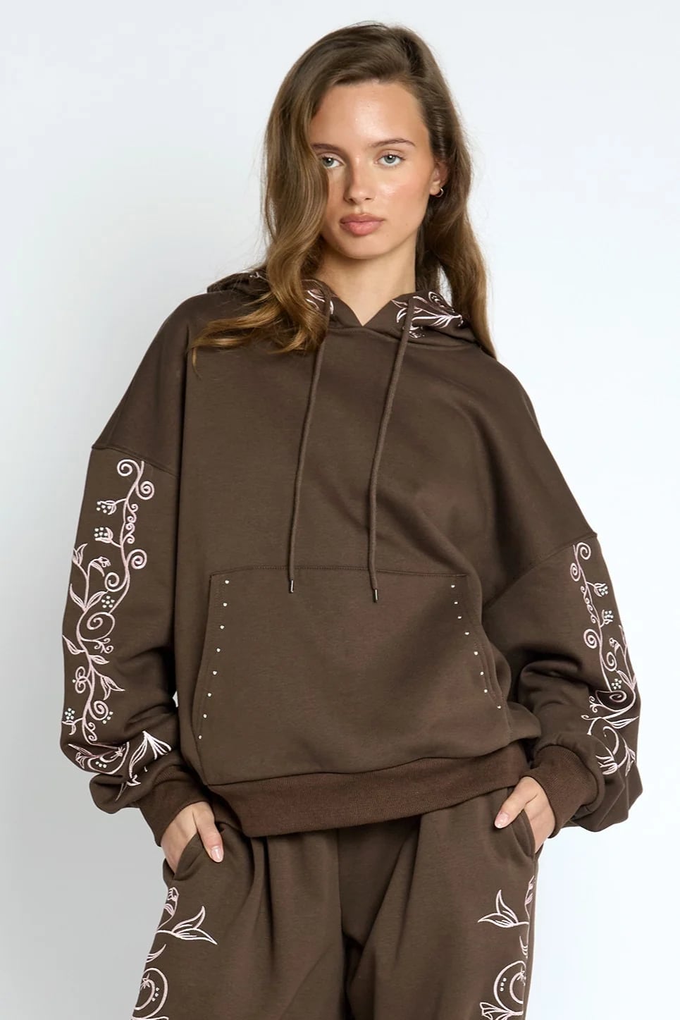Oversized Brown Hoodie with Embroidered Sleeves and Matching Oversized Brown Hoodie with Embroidered Sleeves and Matching — Trendy Brown Hoodie Outfit