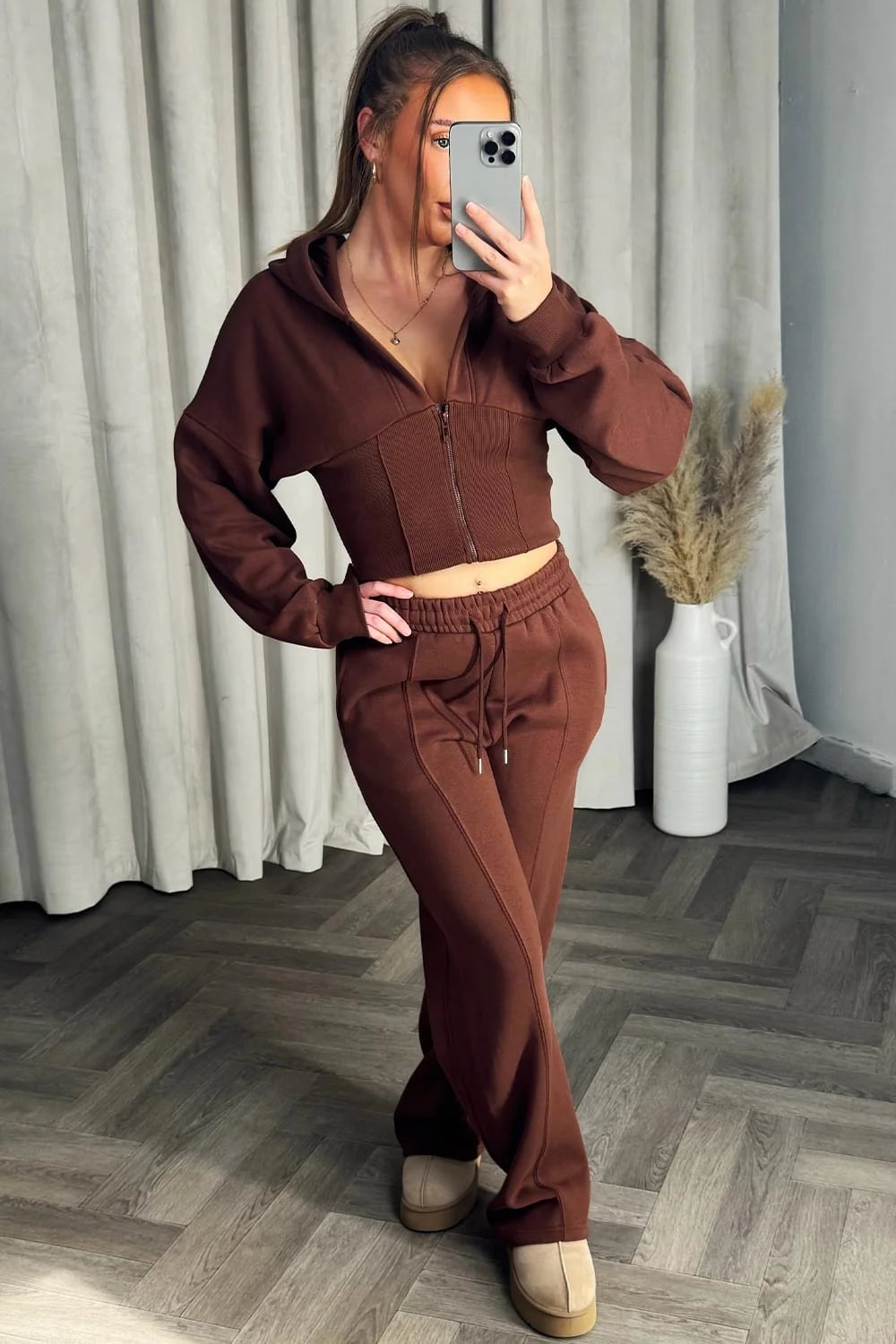 Brown Zip-Up Corset Hoodie with Wide-Leg Sweatpants, Close-Up Take Brown Zip-Up Corset Hoodie with Wide-Leg Sweatpants, Close-Up Take — Trendy Brown Hoodie Outfit