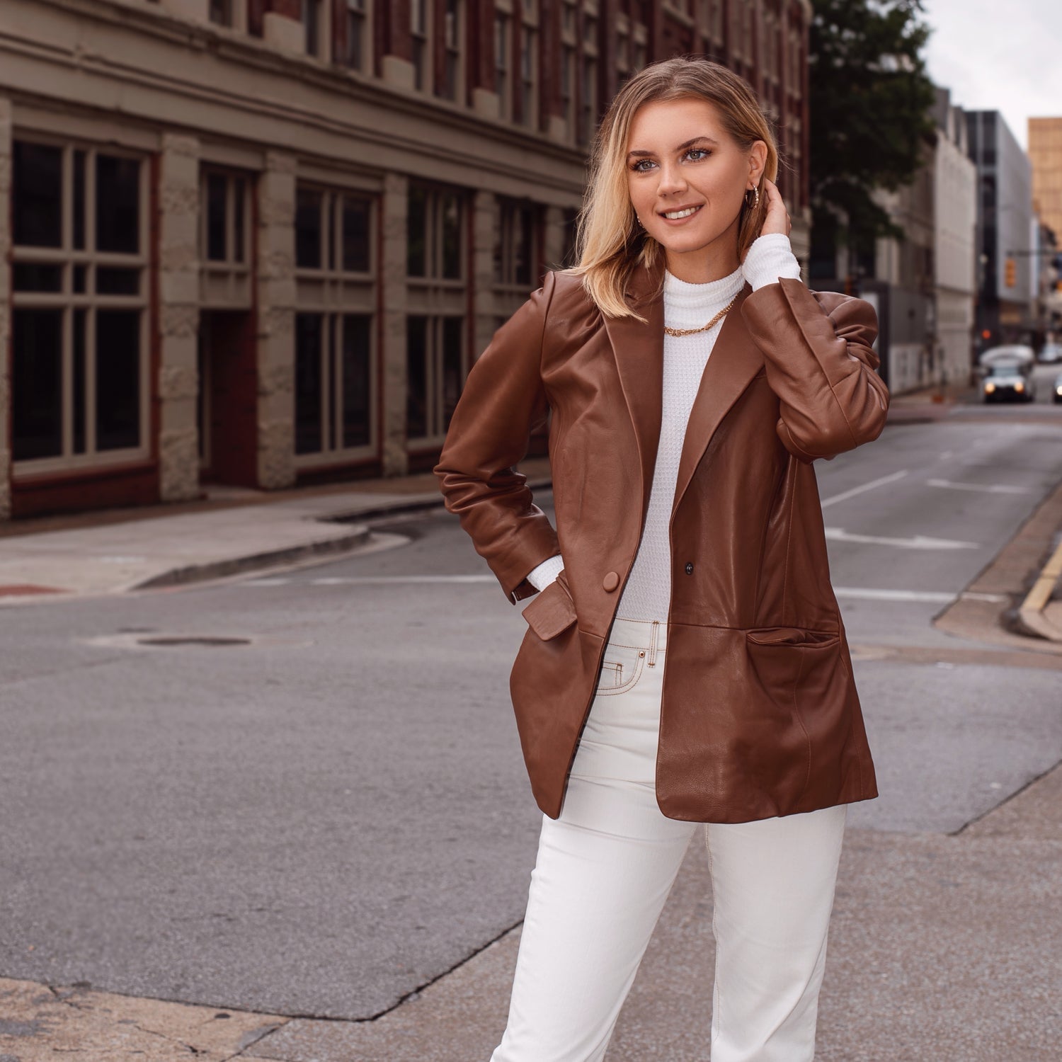 Oversized Brown Blazer with White Straight-Leg Pants — Trendy Brown Jacket Outfit