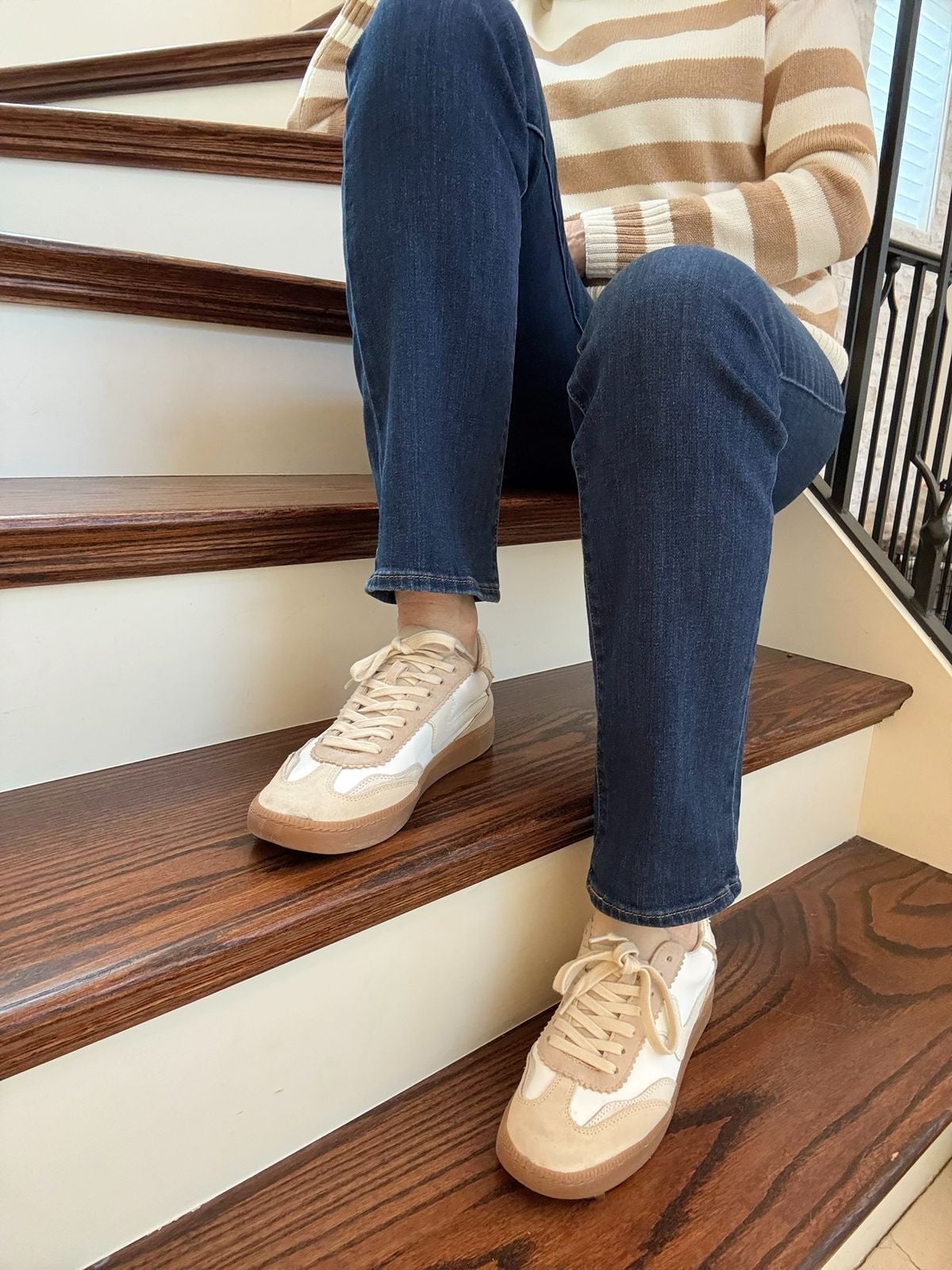 Striped Sweater and Jeans with Beige Sneakers Striped Sweater and Jeans with Beige Sneakers — Trendy Brown Sneakers Outfit