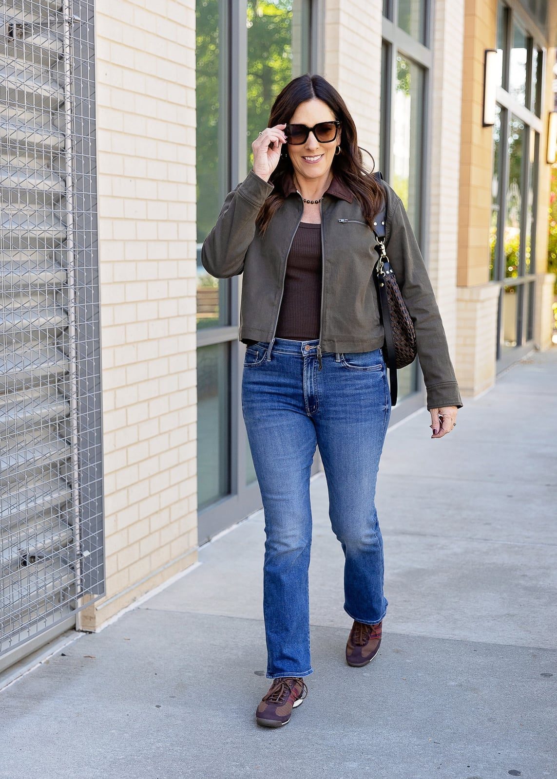 Cropped Jacket and Straight-Leg Jeans with Brown Sneakers, Denim Cropped Jacket and Straight-Leg Jeans with Brown Sneakers, Denim — Trendy Brown Sneakers Outfit