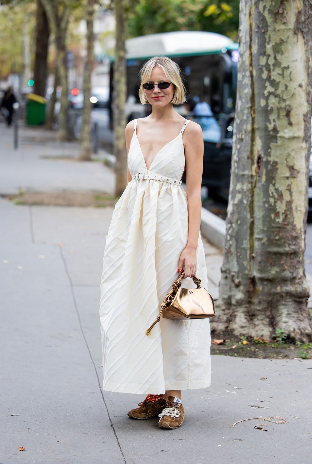 A-line Dress with Brown and White Sneakers A-line Dress with Brown and White Sneakers — Trendy Brown Sneakers Outfit
