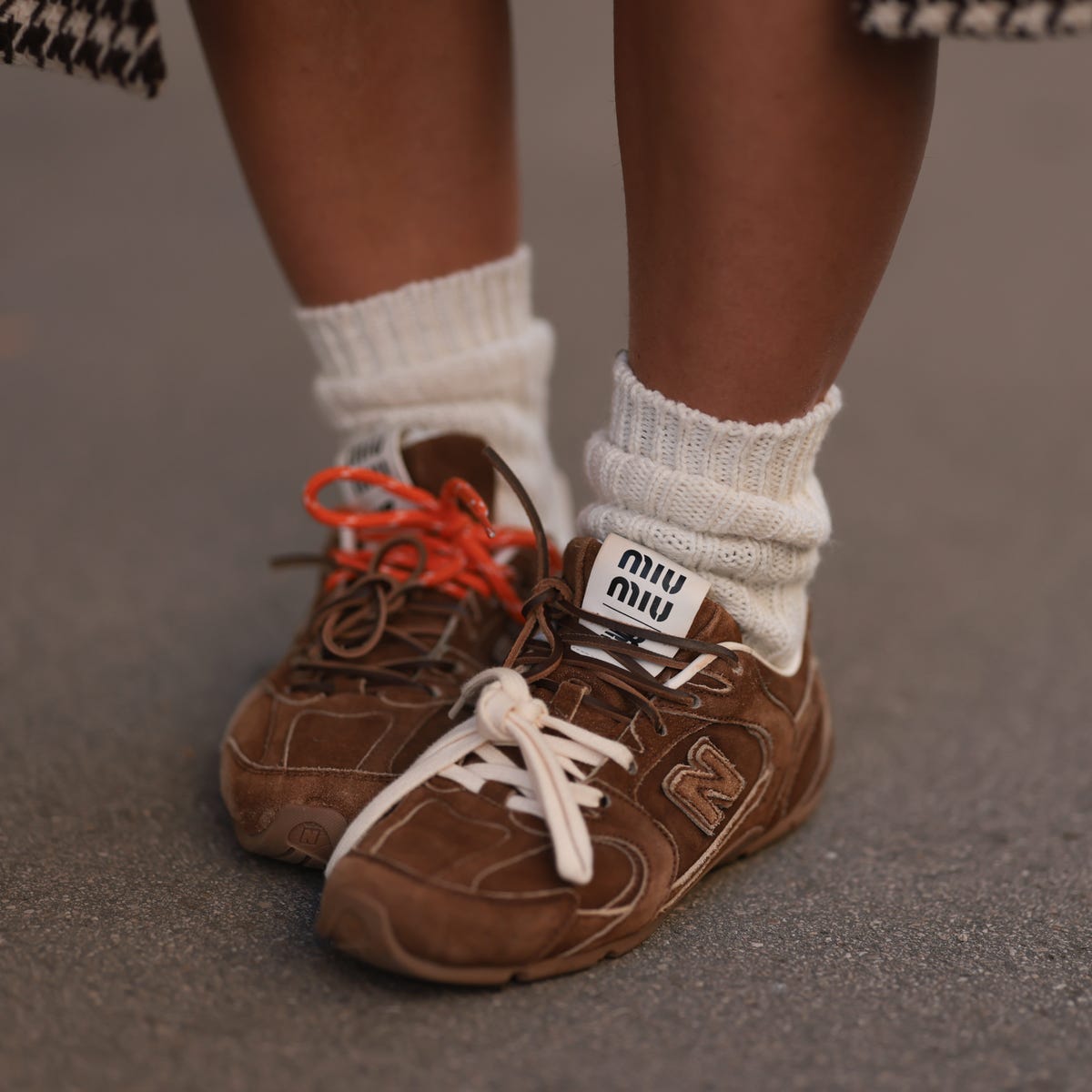 Brown Suede Low-Top Sneakers with Orange Laces Brown Suede Low-Top Sneakers with Orange Laces — Trendy Brown Sneakers Outfit