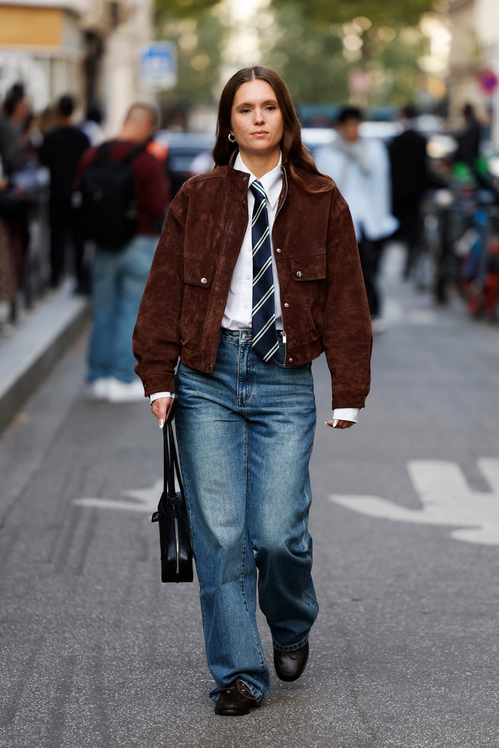 Brown Suede Bomber Jacket with White Shirt and Jeans Brown Suede Bomber Jacket with White Shirt and Jeans — Trendy Brunch Outfits