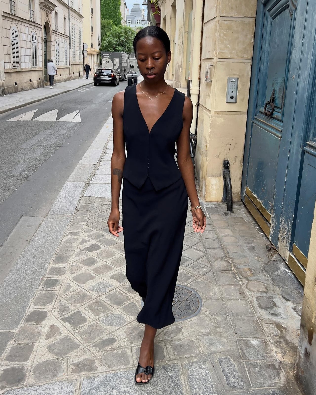 Monochromatic Black Vest and Midi Skirt Set Monochromatic Black Vest and Midi Skirt Set — Trendy Brunch Outfits