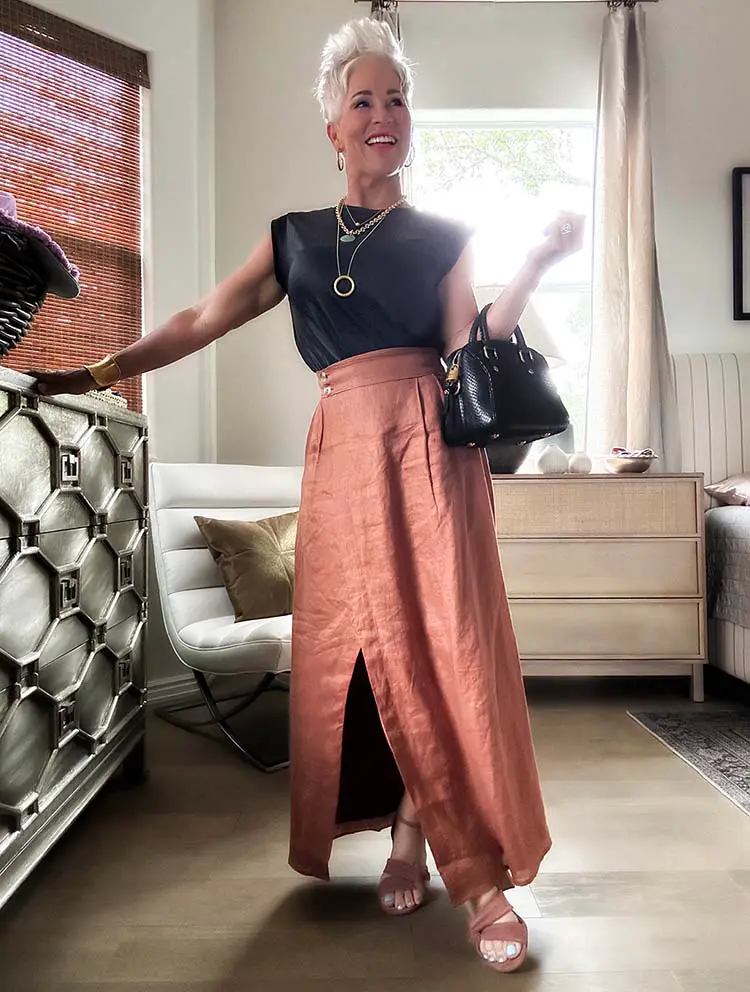 Black Top with Peach Maxi Skirt and Sandals Black Top with Peach Maxi Skirt and Sandals — Trendy Brunch Outfits