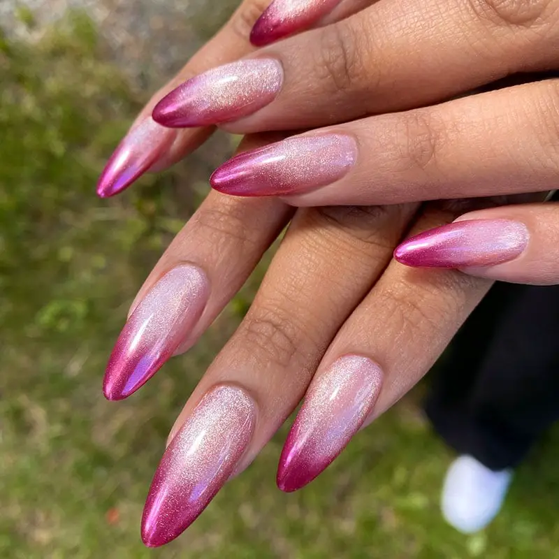 Sharp Neutral Beige Short Almond Cat Eye, Close-Up Take — Trendy Cat Eye Nail Art