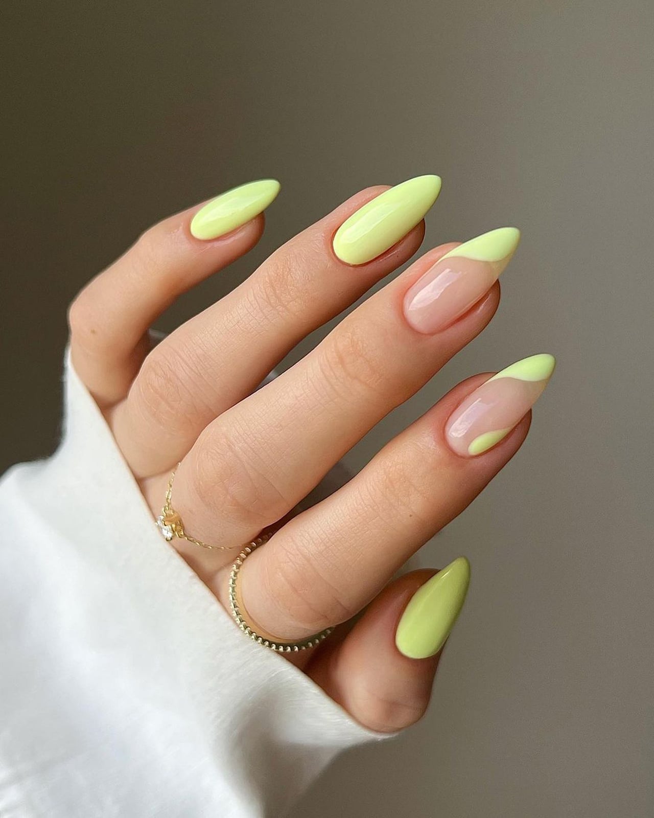 Medium Almond Neon Yellow Abstract Wavy Lines Medium Almond Neon Yellow Abstract Wavy Lines — Trendy Colorful Nails
