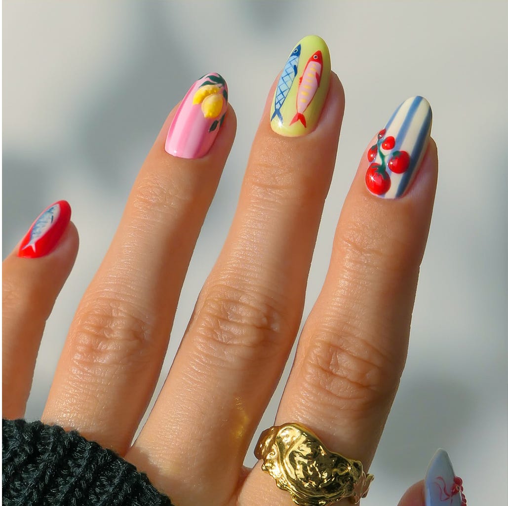 Medium Oval Playful Colorful Motif Nails Medium Oval Playful Colorful Motif Nails — Trendy Colorful Nails
