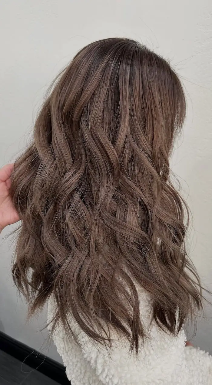 Collarbone Mushroom Brown With Cool Undertones Collarbone Mushroom Brown With Cool Undertones — Trendy Cool Brown Hair