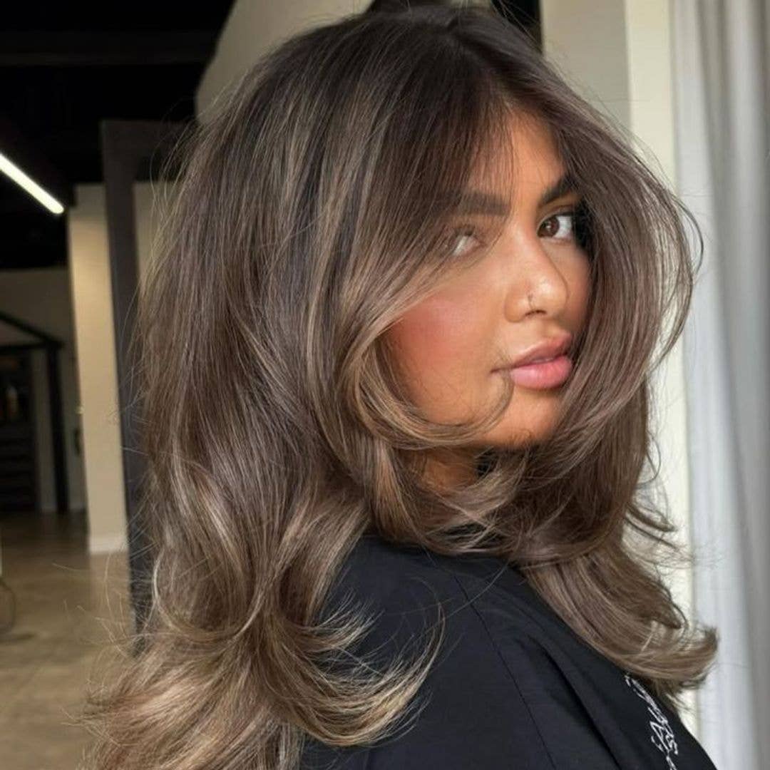 Shoulder Length Ash Brown With Lighter Pieces Shoulder Length Ash Brown With Lighter Pieces — Trendy Cool Brown Hair