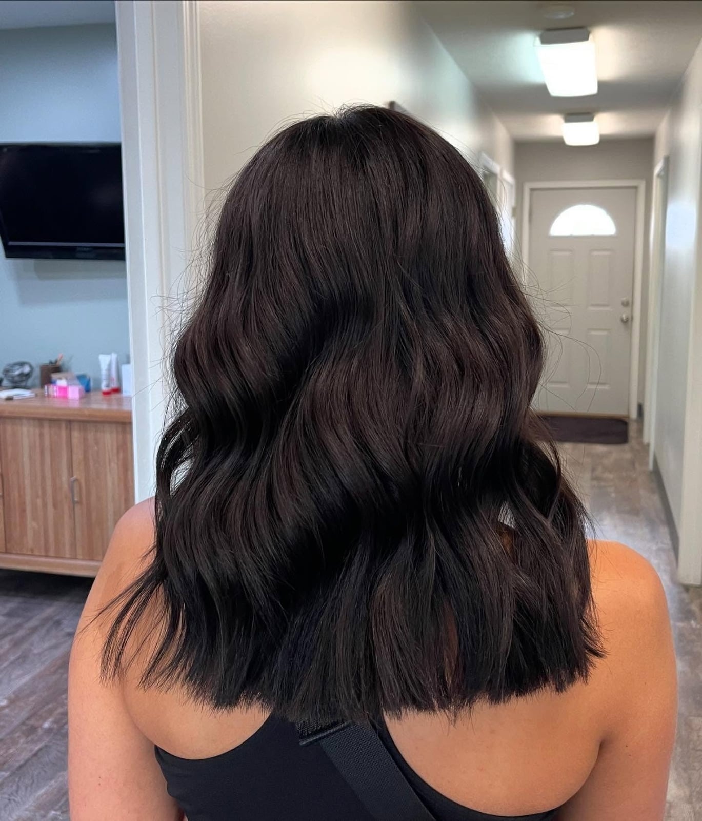 Collarbone Blunt Bob In Solid Dark Brown Collarbone Blunt Bob In Solid Dark Brown — Trendy Cool Brown Hair