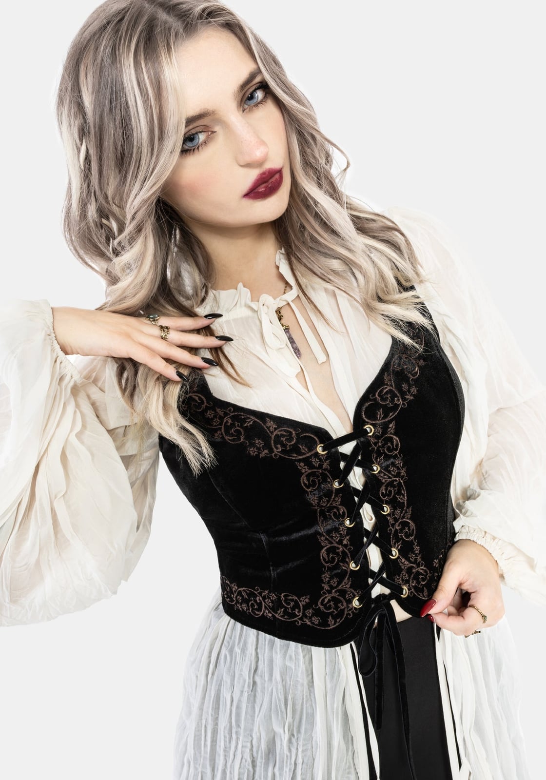 Velvet Corset With Voluminous Blouse — Trendy Corset Outfits