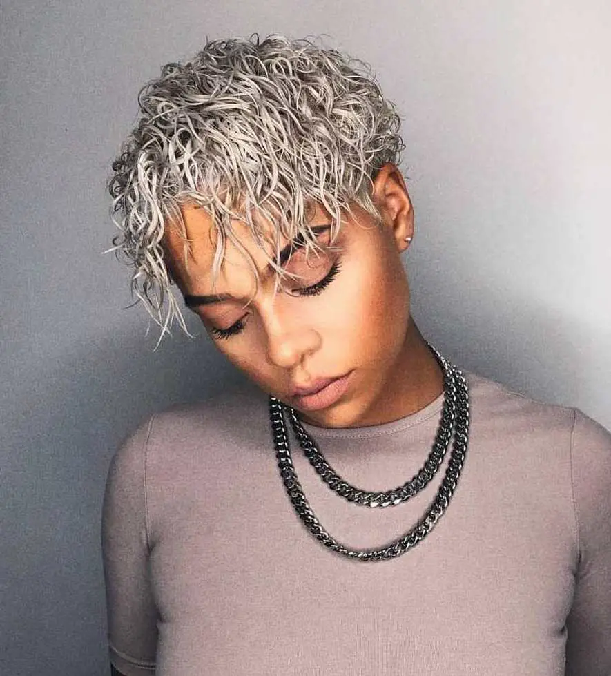 Ash Blonde Curly Pixie With Short Bangs Ash Blonde Curly Pixie With Short Bangs — Trendy Curly Hair