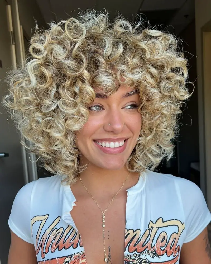 Platinum Blonde Curly Bob With Highlights Platinum Blonde Curly Bob With Highlights — Trendy Curly Hair