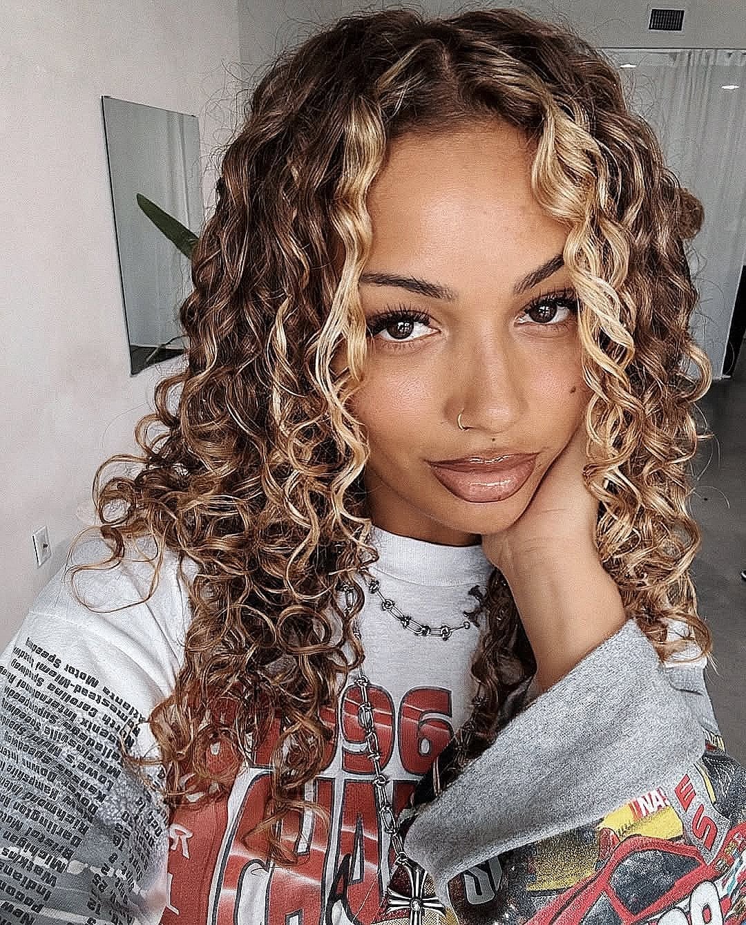 Mid-Back Curls With Blonde Highlights Mid-Back Curls With Blonde Highlights — Trendy Curly Hair Down