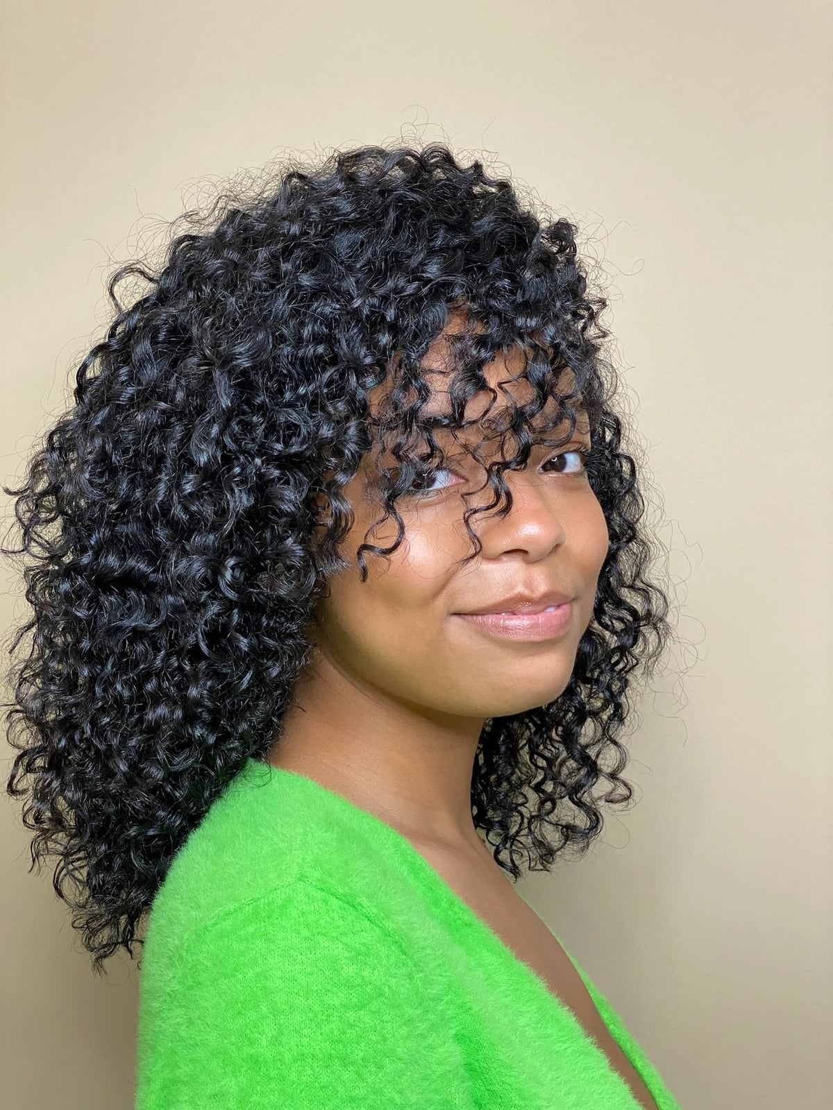 Mid-Back Dark Brown Curls With Volume and Air Dried Mid-Back Dark Brown Curls With Volume and Air Dried — Trendy Curly Hair Down