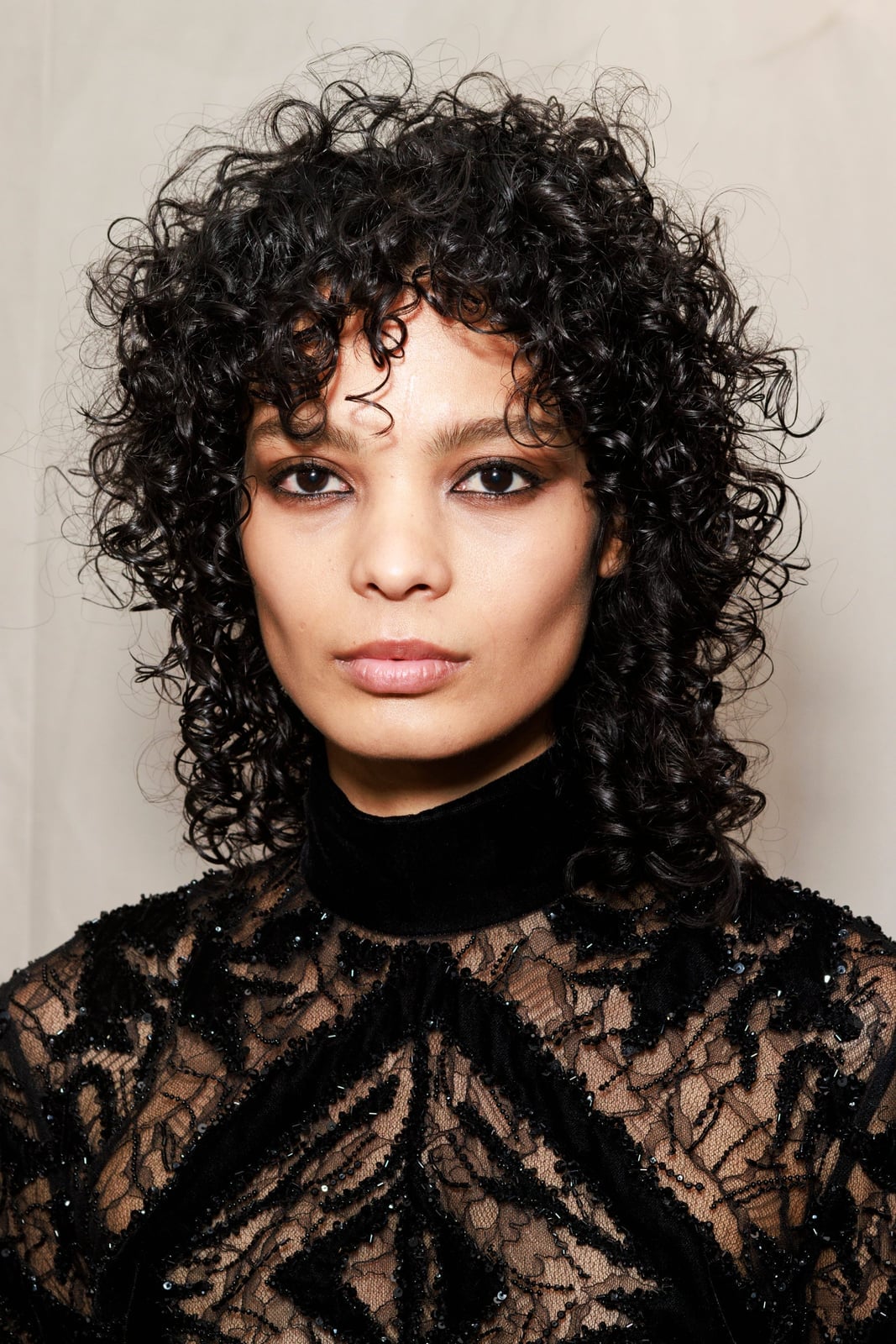 Collarbone Fine Hair With Auburn Balayage Collarbone Fine Hair With Auburn Balayage — Trendy Curly Hair Routine