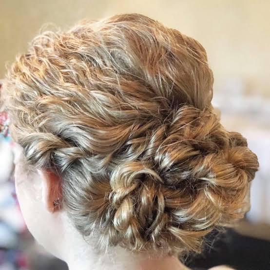 Blonde Thick Natural Curls With Wave Blonde Thick Natural Curls With Wave — Trendy Curly Hair Wedding